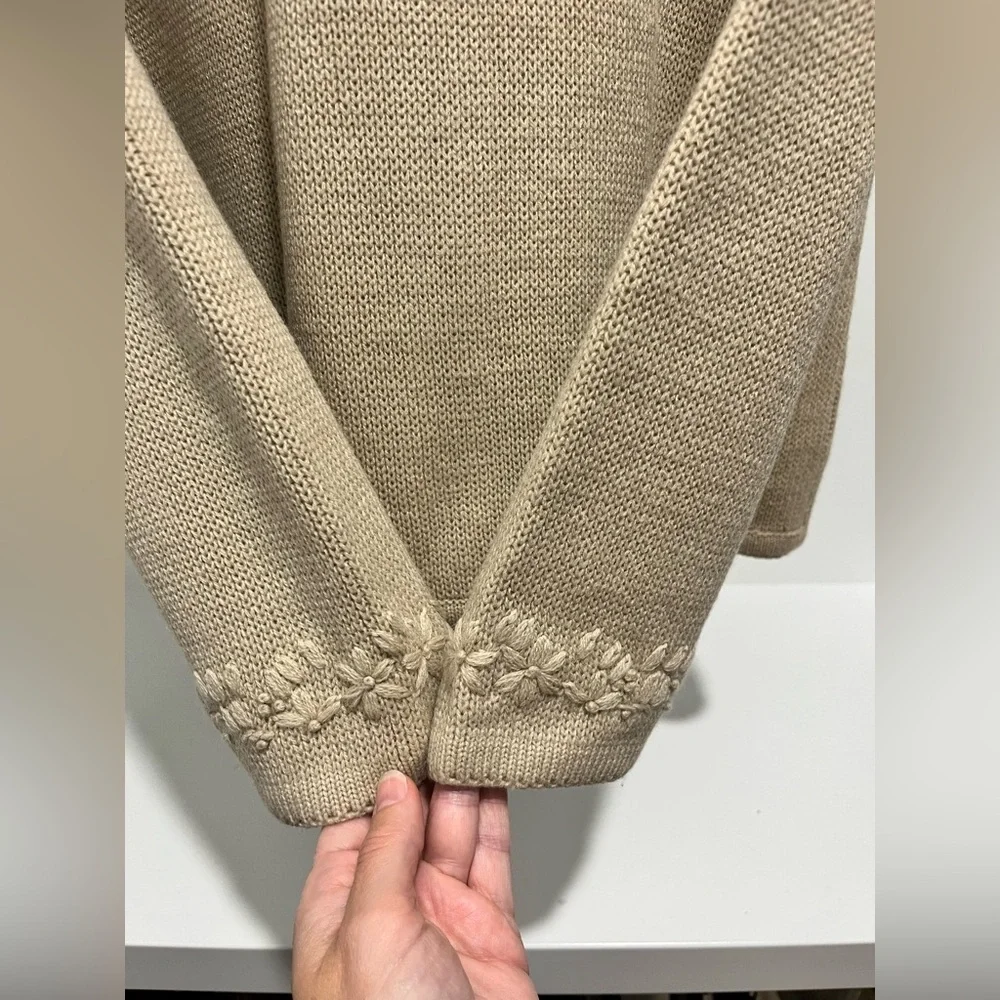 Vintage Crystal-Kobe Beige Floral Cardigan gold buttons embroidered size Small